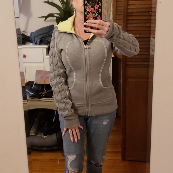 lululemon athletica Sweaters - Lululemon sweat shirt